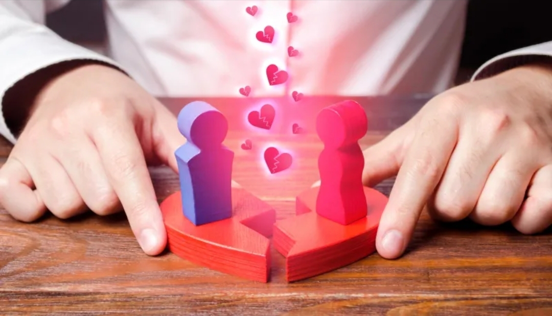 لماذا يتجاوز البعض العلاقات العاطفية بسرعة؟ العلم يجيب (الرجل)
