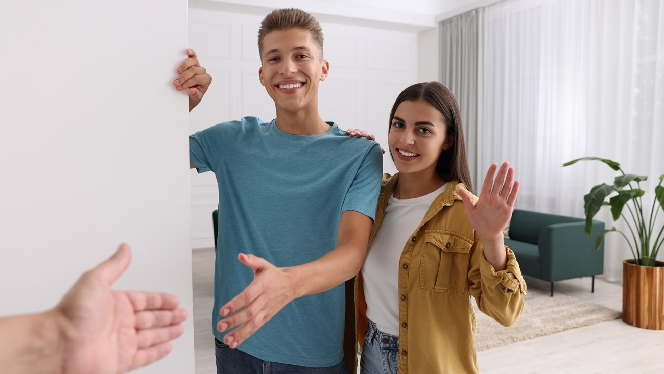ضيوف منزلكِ وطاقة حضورهم.. إليكِ بعض أنواعها (زهرة الخليج)