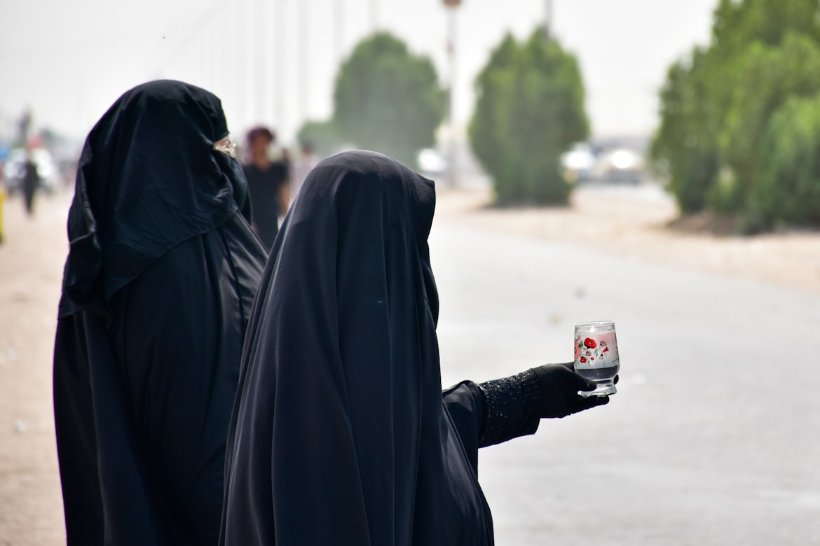 الأزهر يحذر من استغلال النقاب في ارتكاب جرائم (أونسبلاش)