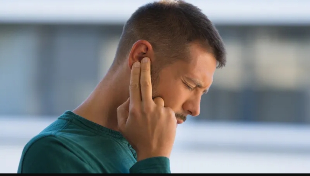 دراسة: مادة في الدماغ تكشف سر طنين الأذن (الرجل)