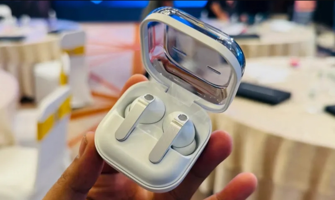  Galaxy Buds Able.. سماعات سامسونغ الجديدة قد تغيّر شكل تجربة الاستماع (الرجل)