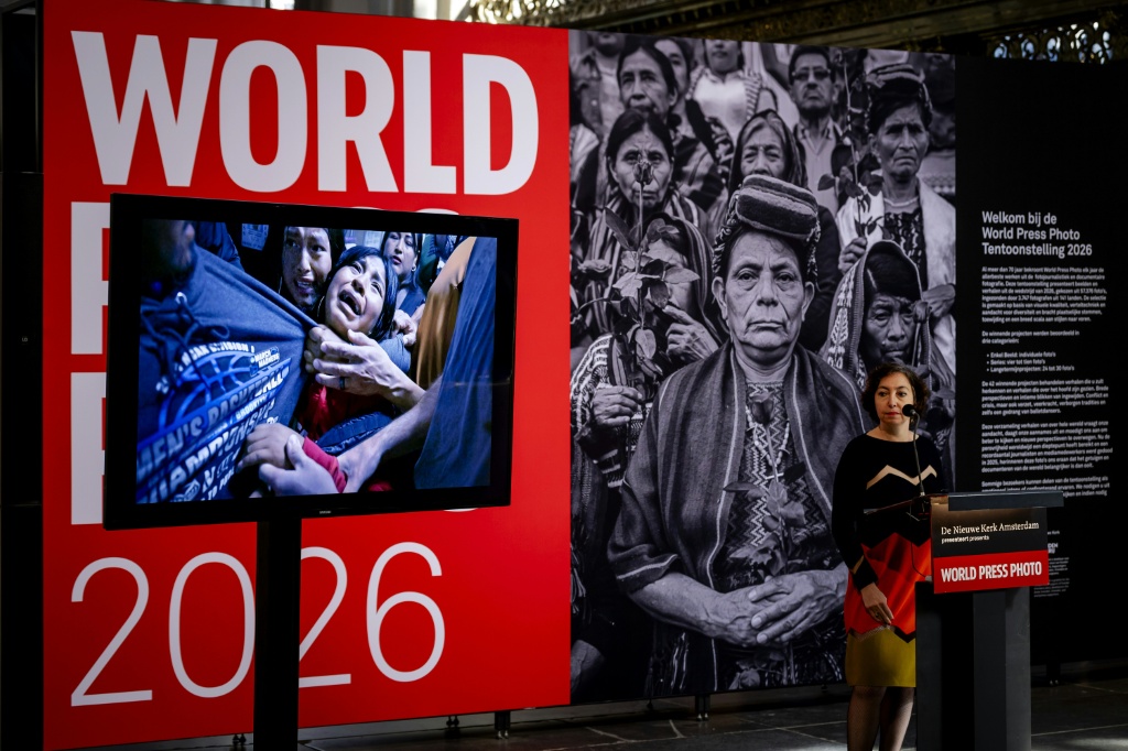الاعلان عن الصورة الفائزة بجائزة "وورلد برس فوتو" لعام 2025 في أمستردام في 23 نيسان/أبريل 2026 (ا ف ب)