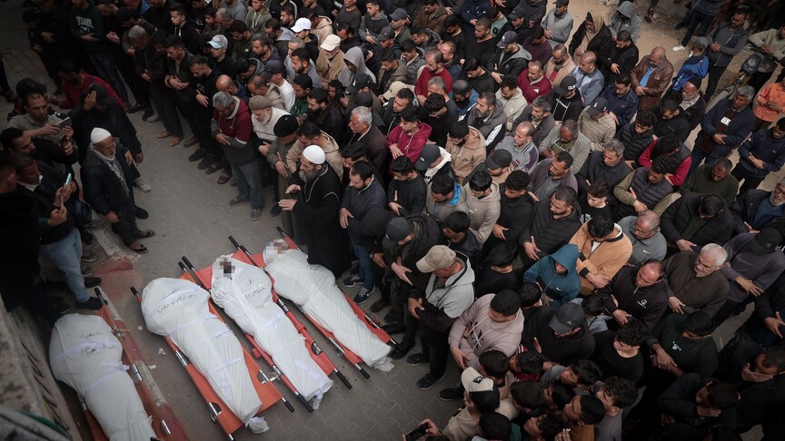 منذ انسحاب إسرائيل إلى هذا الخط ضمن وقف لإطلاق النار وتبادل الأسرى مع حركة 