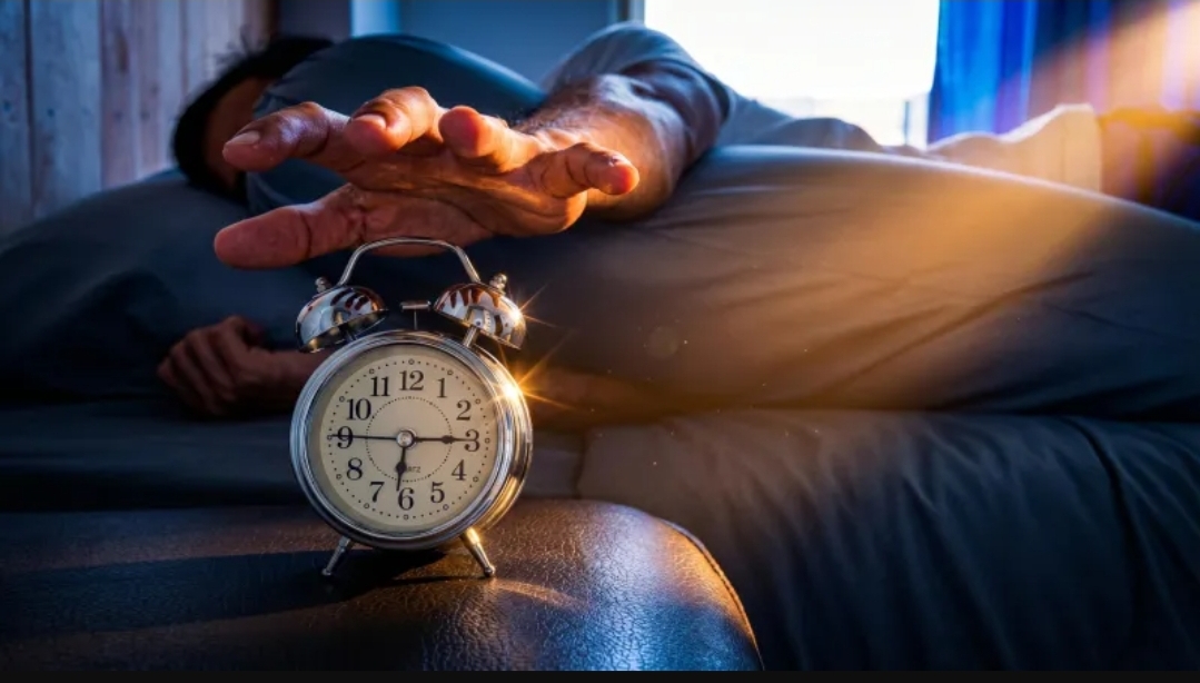 كيف تختار أفضل صوت منبه يمنع الخمول بعد الاستيقاظ؟ (الرجل)