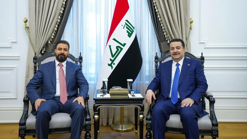 اتصالان ولقاء للزيدي بعد يوم من تكليفه بتشكيل الحكومة العراقية (الأناضول)