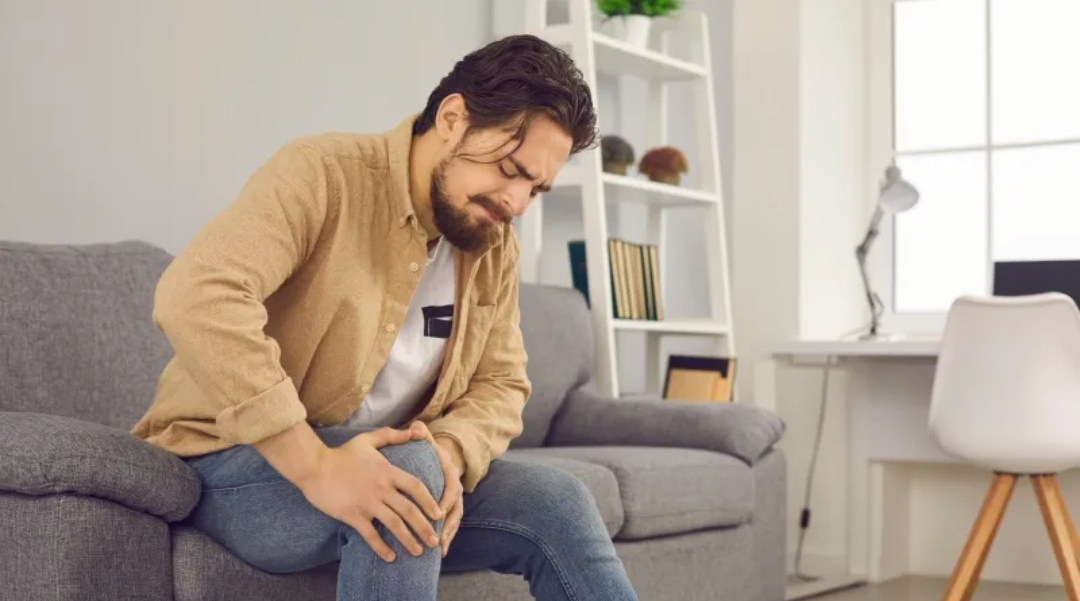 المشي والسباحة يتفوقان.. ما أفضل تمرين لعلاج التهاب مفصل الركبة؟ (الرجل)