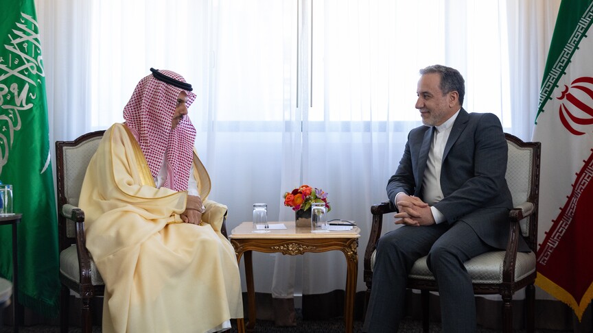 السعودية وإيران تبحثان التطورات الإقليمية وجهود حفظ الأمن (الأناضول)