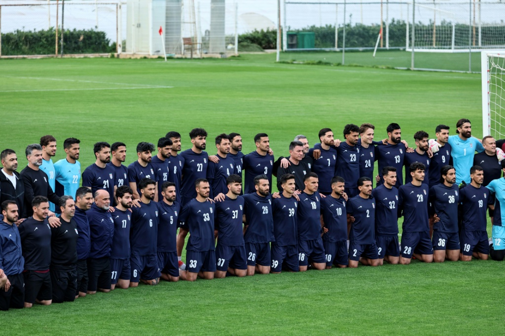 لاعبو المنتخب الإيراني لكرة القدم قبل حصة تدريبية في أنطاليا التركية في 30 آذار/مارس 2026 (ا ف ب)