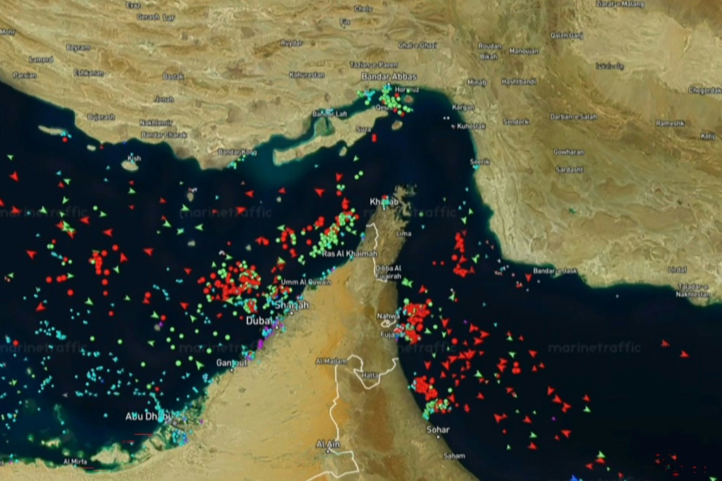 أوضحت الوزارة أن إرسال السفينة يأتي ضمن "تخطيط احترازي"، بما يتيح للقوات البريطانية المشاركة الفورية في أي مهمة دفاعية متعددة الجنسيات في مضيق هرمز( ا ف ب).