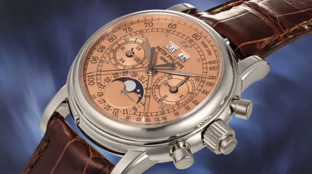 ساعة نادرة من Patek Philippe لإريك كلابتون تخطف الأنظار في نيويورك (الرجل)
