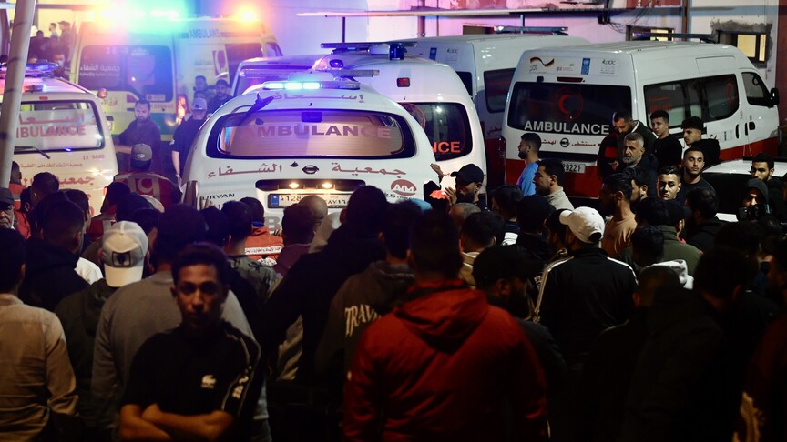 قتيلان و 23 جريحا جراء غارة إسرائيلية قرب مستشفى جنوبي لبنان
