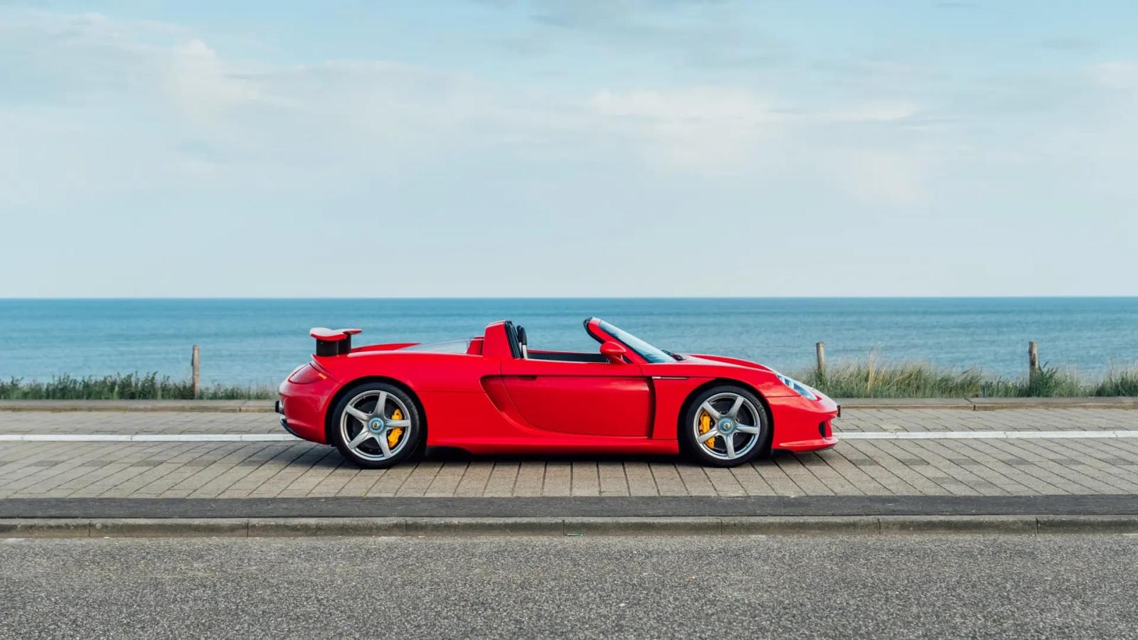 Porsche Carrera GT.. السيارة الأندر عالميًا تتحدى الزمن (الرجل)
