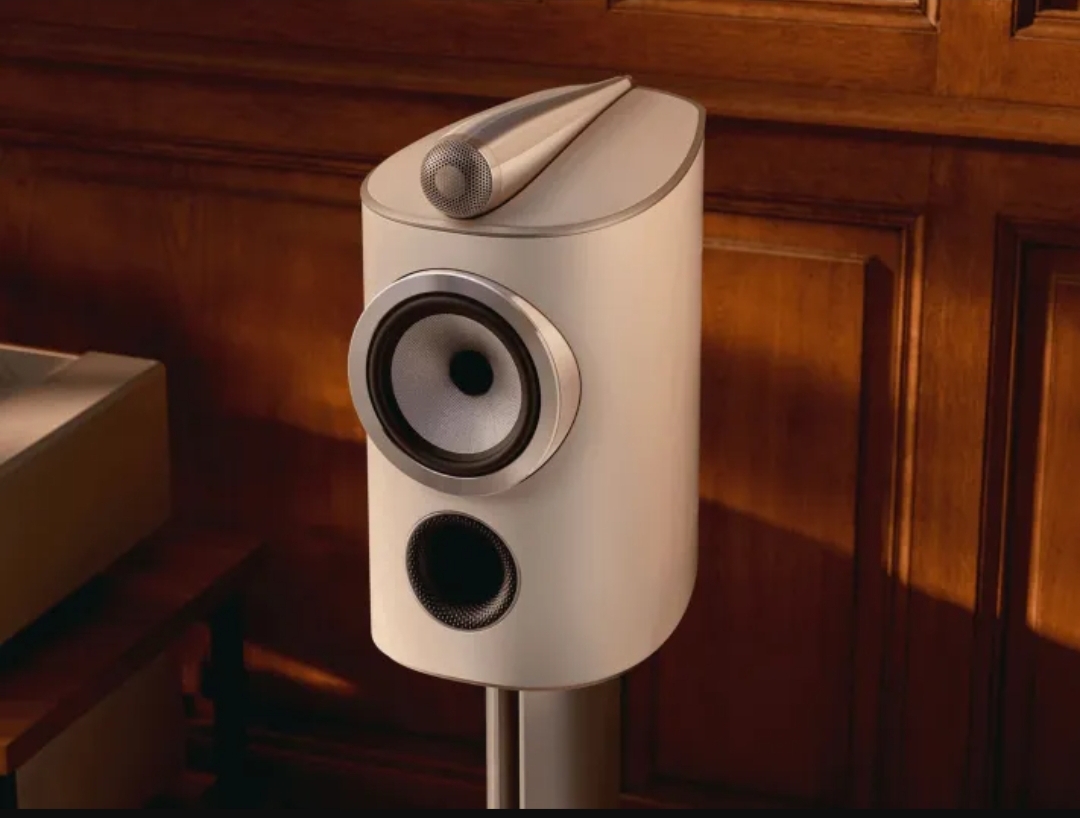سماعات مرصعة بالألماس.. Bowers & Wilkins تكشف عن جيل جديد من الفخامة الصوتية (الرجل)