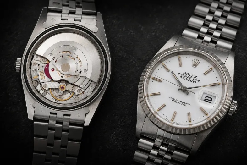 سر النصف مليون دولار.. لماذا حطمت ساعة Rolex Datejust (عادية) أرقام المزادات؟ (الرجل)