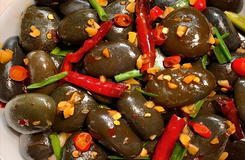 طبق الأحجار المقلية