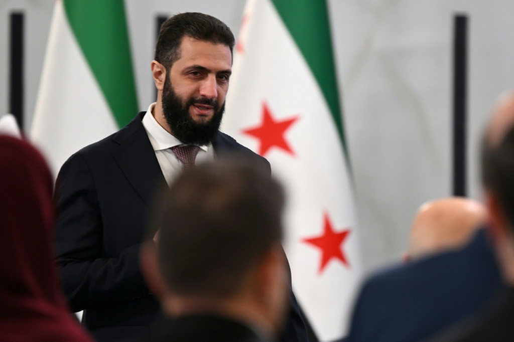 الشرع يؤكد أن لا نية لسوريا للدخول إلى لبنان