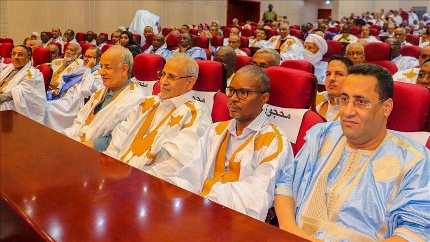 الحزب الحاكم كان حمل المعارضة مسؤولية تعليق الجلسات التحضيرية للحوار بسبب رفضها مناقشة مسألة "المدد الرئاسية" ( الاناضول).