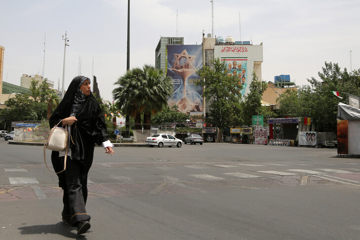 جدل في إيران حول بنود مذكرة تفاهم محتملة مع واشنطن تتصاعد في إيران (الأناضول)