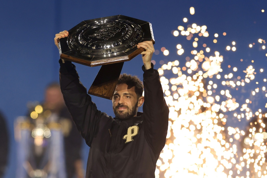 لاعب الوسط البرتغالي برناردو سيلفا (ا ف ب)