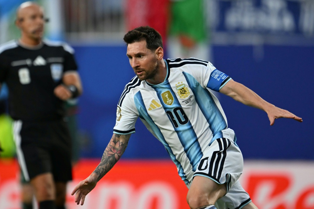 بات ميسي أول لاعب يخوض مباريات في ست كؤوس للعالم (ا ف ب)