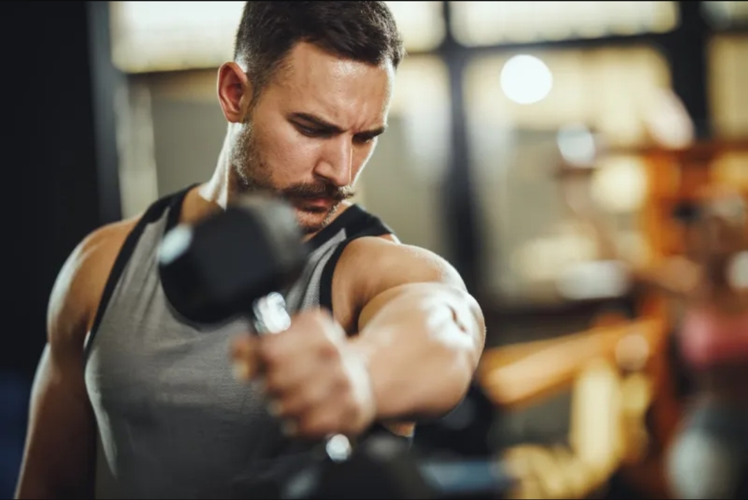 ٣ خرافات شهيرة في كمال الأجسام كشف زيفها الدراسات الحديثة (الرجل)