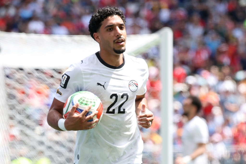 المصري عمر مرموش خلال مباراة فريقه أمام بلجيكا ضمن المجموعة السابعة من كأس العالم في سياتل في 15 حزيران/يونيو 2026 (ا ف ب)