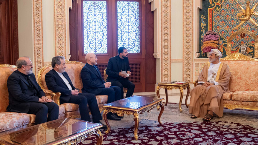 جدد البلدان التزامهما بالحفاظ على مضيق هرمز ممرا مائيا آمنا ومفتوحا للملاحة الدولية، مؤكدين أهمية مواصلة التعاون لتعزيز السلامة البحرية وحرية الملاحة والاستقرار الإقليمي (الاناضول)