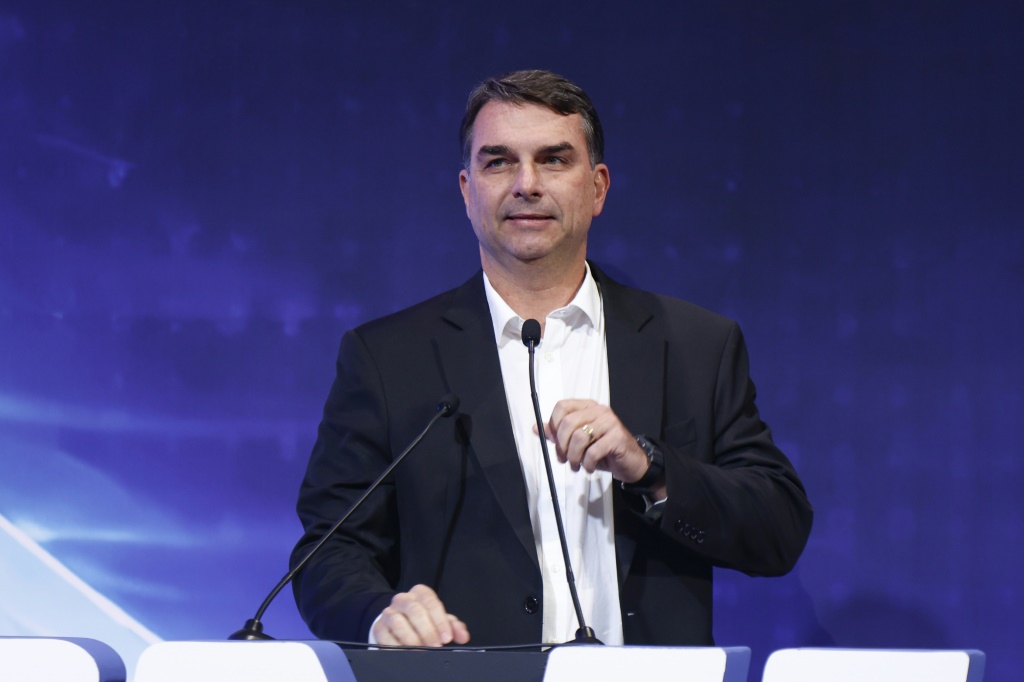 صورة مؤرخة في 22 حزيران/يونيو 2026 للمرشح الرئاسي البرازيلي فلافيو بولسونارو في برازيليا (ا ف ب)