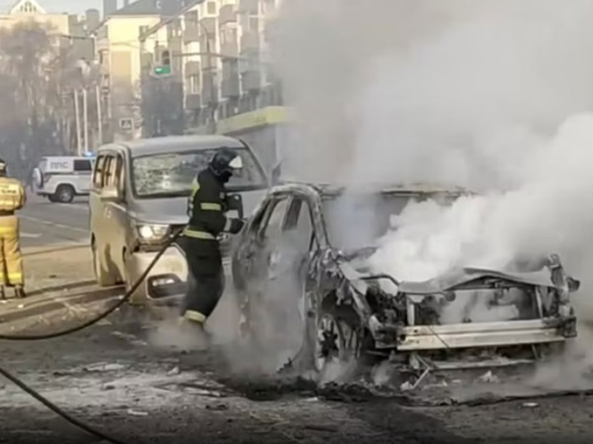 أعلنت سلطات منطقة بيلغورود المحاذية لأوكرانيا مقتل شخص "إثر انفجار مسيرة"، مشيرة في بيان إلى وقوع "هجوم نفذته مسيرات تابعة للقوات المسلحة الأوكرانية (قنا)