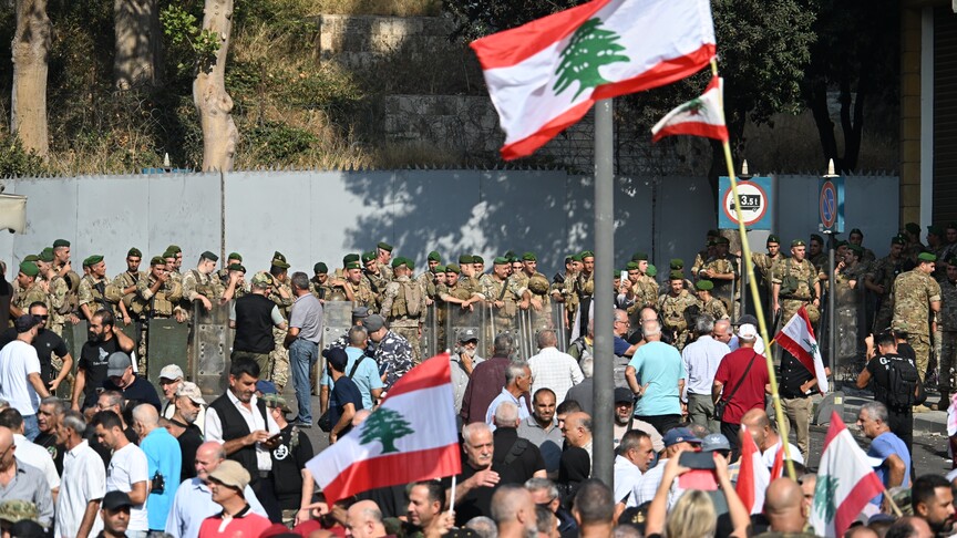 تجمع عشائر لبنان يحذر من الانقسام ويؤكد دعم مؤسسات الدولة (الأناضول)