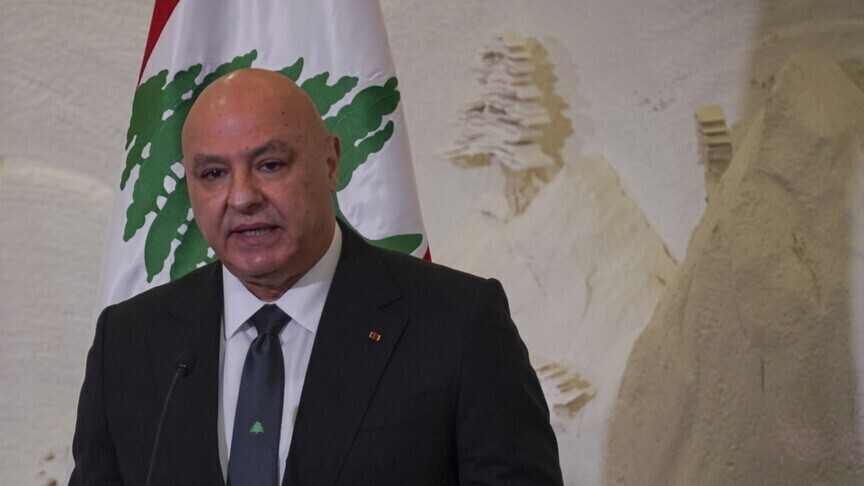 عون لترامب: نأمل بضغط واشنطن على إسرائيل للانسحاب من جنوب لبنان (الأناضول)