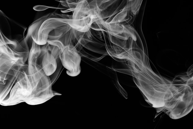 أدلة علمية متزايدة تربط التدخين الإلكتروني بأمراض القلب (أونسبلاش)
