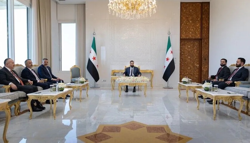 الشرع يستقبل وزير الداخلية التركي في دمشق