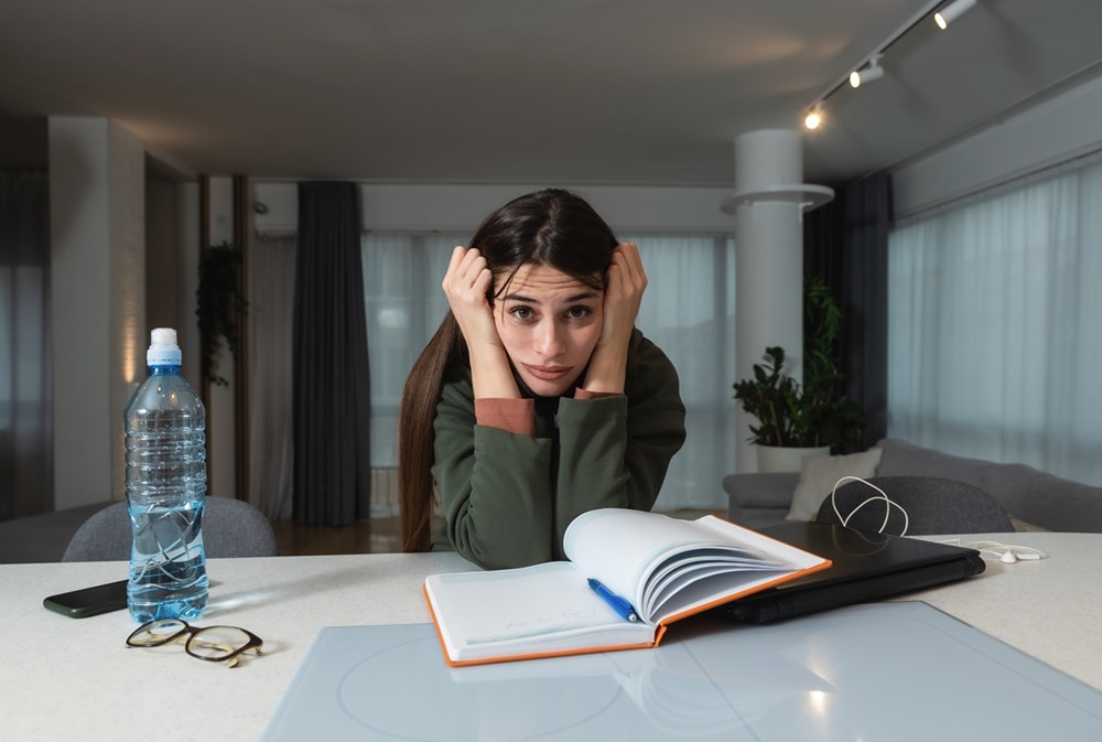 اكتشاف خلايا دماغية تفك شفرة التركيز البشري.. وتفتح آفاقاً لعلاج (ADHD) (زهرة الخليج)