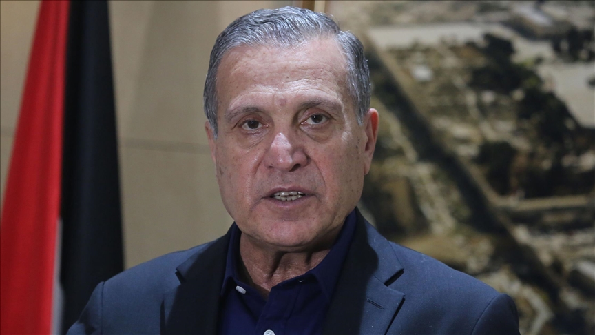 اعتقل جيش الاحتلال الإسرائيلي أربعة فلسطينيين عقب تصدي أهالي قرية بدوية قرب منطقة الخان الأحمر، شرق القدس، لمحاولة مستوطنين سرقة أغنام (الاناضول)