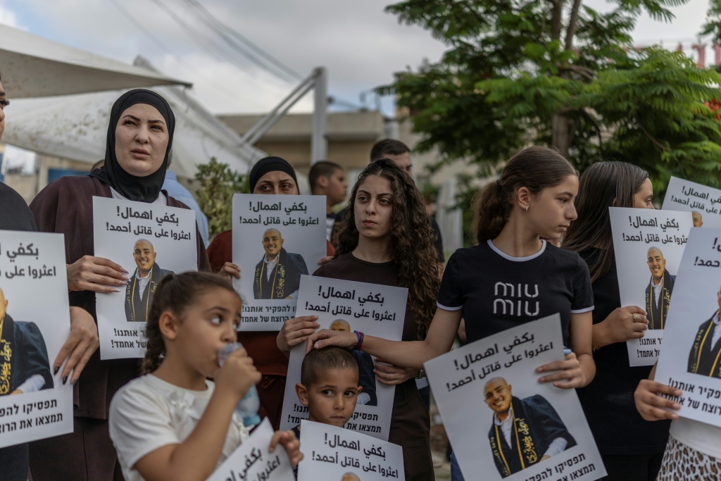 صورة ملتقطة في 27 حزيران/يونيو 2026 أثناء إحياء ذكرى الفتى أحمد الجعبري الذي قتل بإطلاق نار في يافا (ا ف ب)
