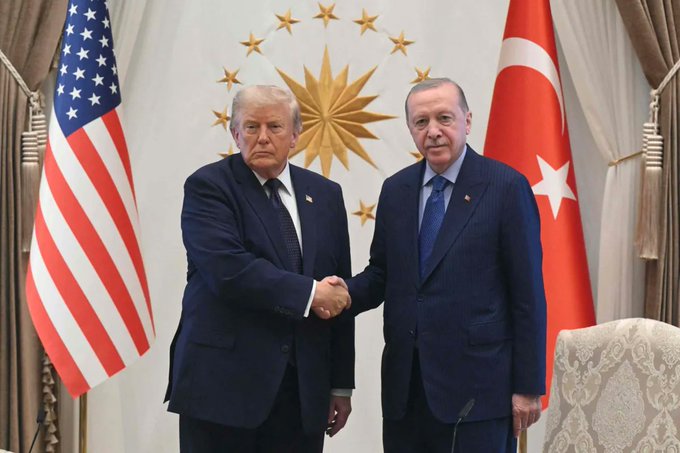 قال أردوغان إن "ملف مقاتلات إف 35 ليس جديدا، وقد ناقشناه سابقا مع الولايات المتحدة، وحصلنا على وعد بتسلّم 5 طائرات" (الشرق الاوسط)