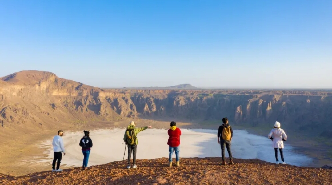 بعد إطلاقها.. كل ما تود معرفته عن (تأشيرة الباقات السياحية) في السعودية (الرجل)