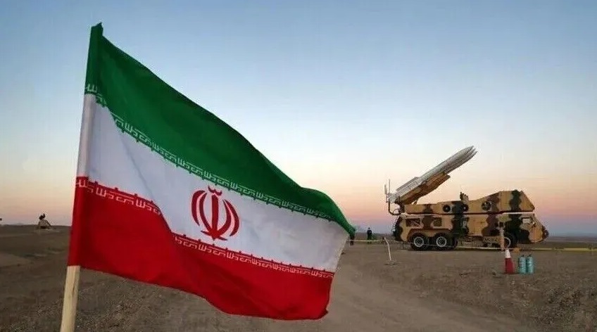 إيران تتوعد واشنطن بتوسيع نطاق الحرب بحال استهداف منشآتها النووية (الأناضول)