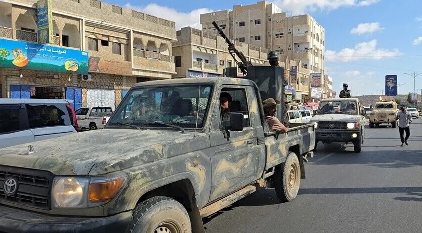 اليمن.. الحكومة تتعهد بردع الحوثي والجماعة تتوعد بتصعيد شامل (الأناضول)