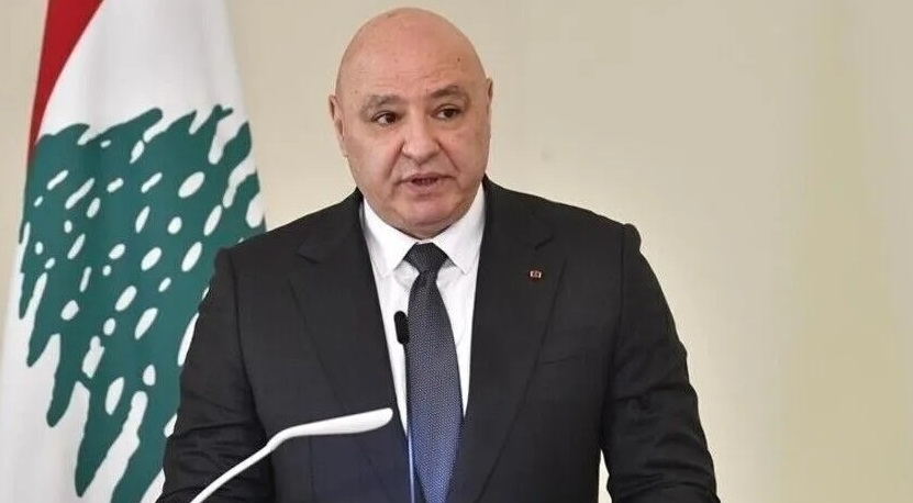عون وماكرون يؤكدان ضرورة وضع حد لاعتداءات إسرائيل على جنوب لبنان (الأناضول)